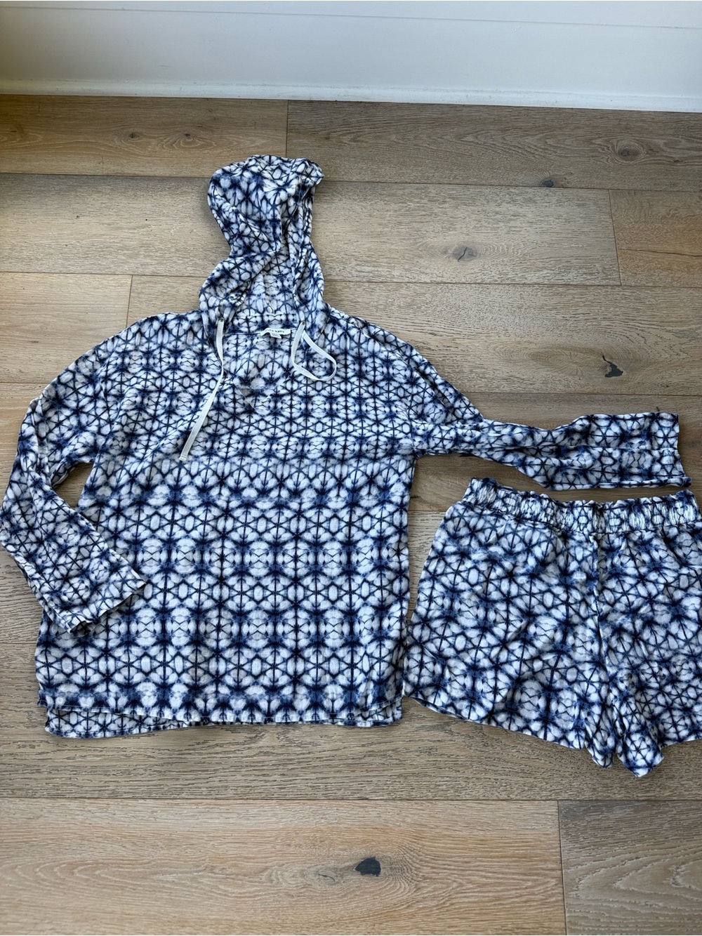 Pure Navy Printed Linen Hoodie & Pull-on shorts